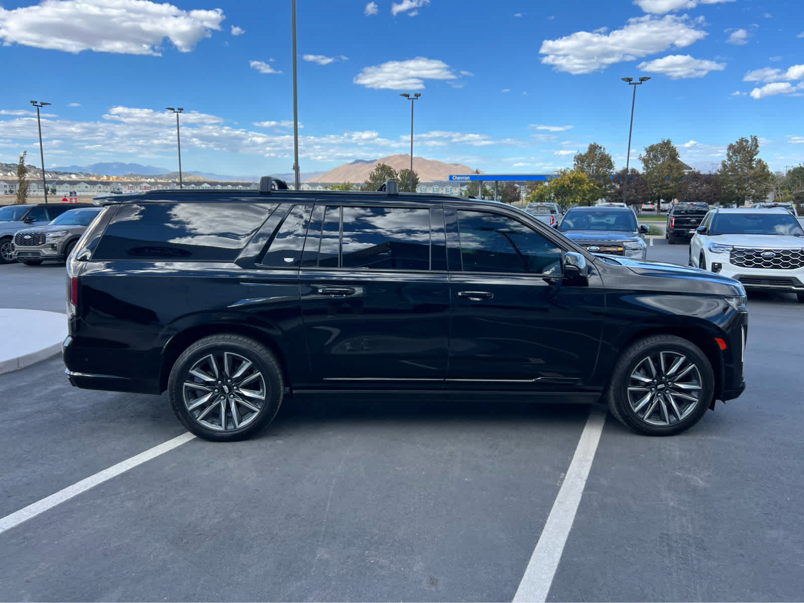 Used 2021 Cadillac Escalade ESV Sport w/ Driver Assist Tech Package AWD/4WD image 6