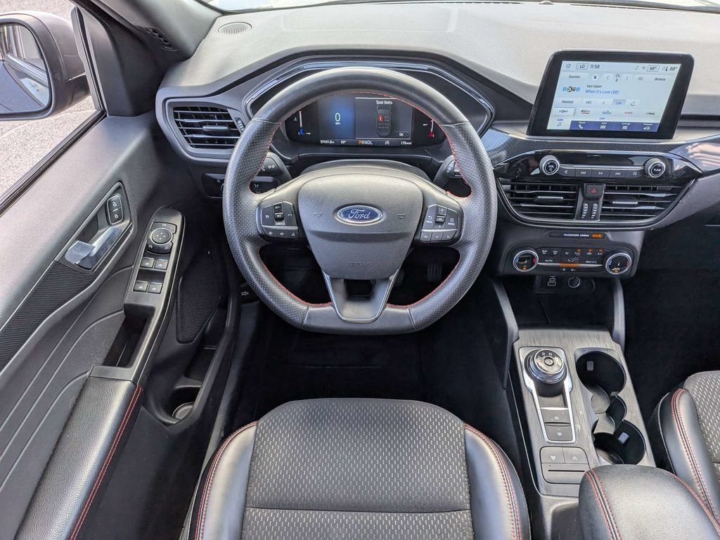 Used 2025 Ford Escape ST-Line FWD image 18