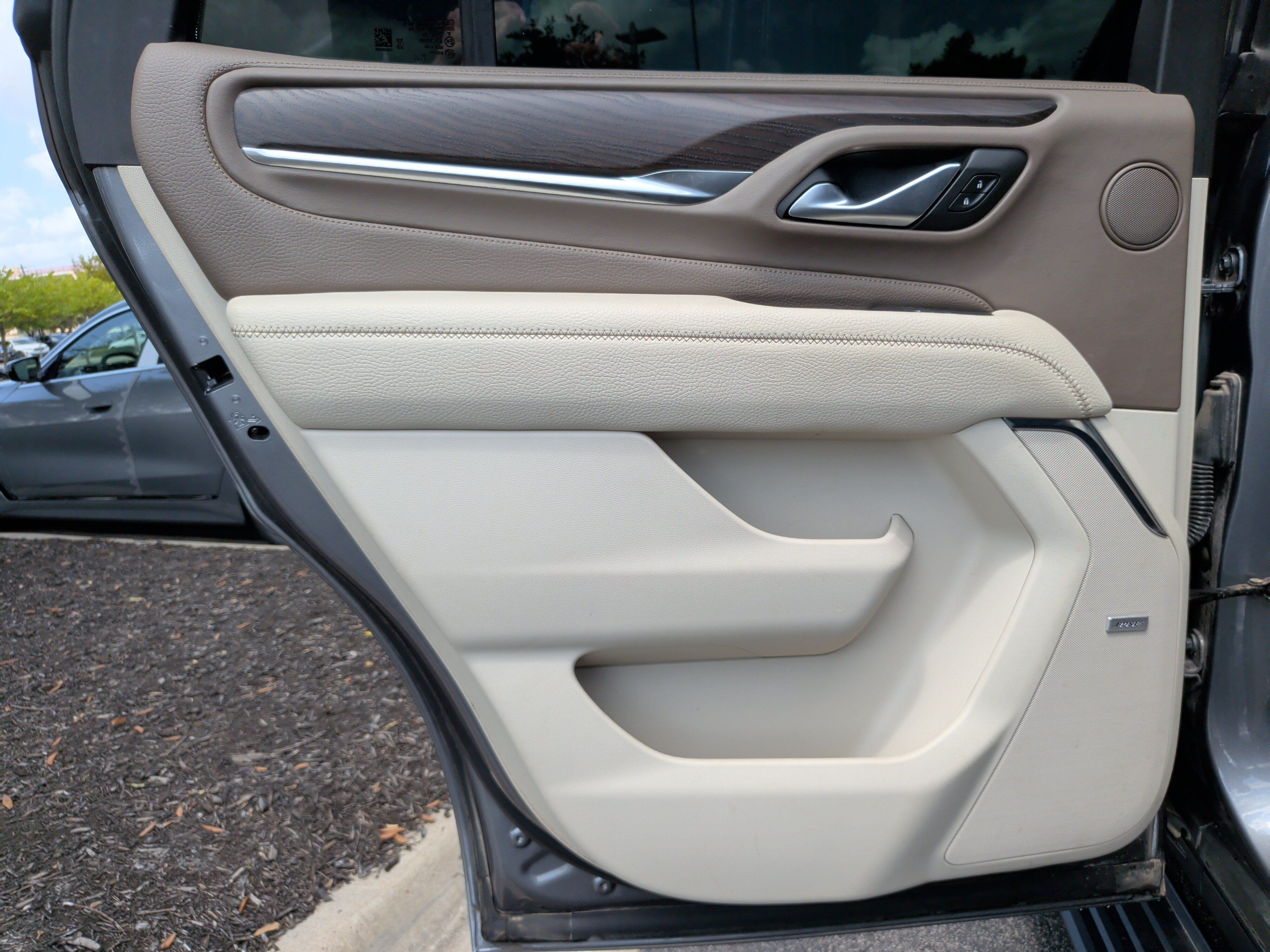 Used 2022 GMC Yukon Denali RWD image 38