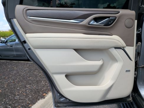 Used 2022 GMC Yukon Denali RWD image 38