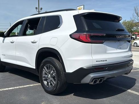 Used 2025 GMC Acadia Elevation FWD image 5