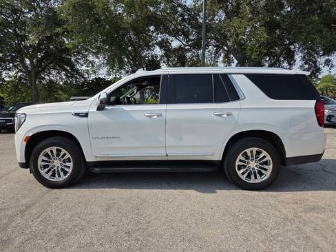 Used 2022 GMC Yukon SLT w/ SLT Premium Package AWD/4WD image 4