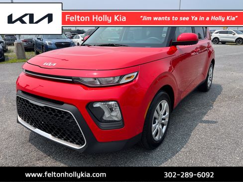 Used 2022 Kia Soul LX FWD image 1