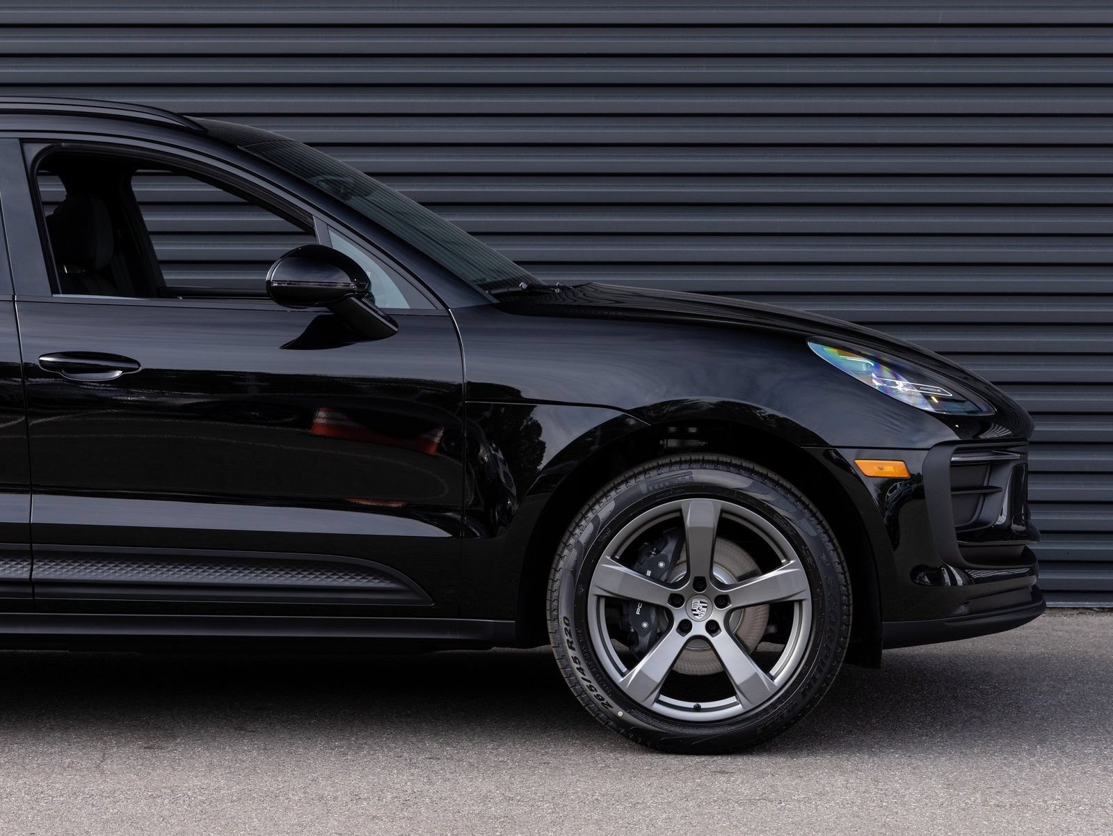 Certified 2026 Porsche Macan AWD/4WD image 9