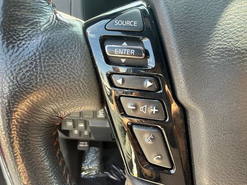 Used 2022 Nissan Frontier PRO-4X AWD/4WD image 28