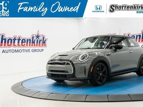 Used 2023 MINI Cooper SE image 1