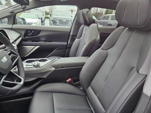 New 2026 Cadillac Optiq Luxury 1 image 29