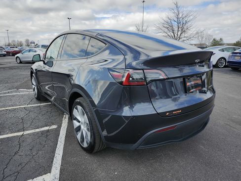 Used 2024 Tesla Model Y Long Range image 13