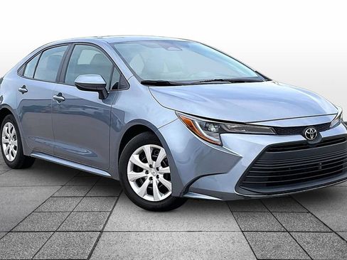 Used 2024 Toyota Corolla LE FWD image 2
