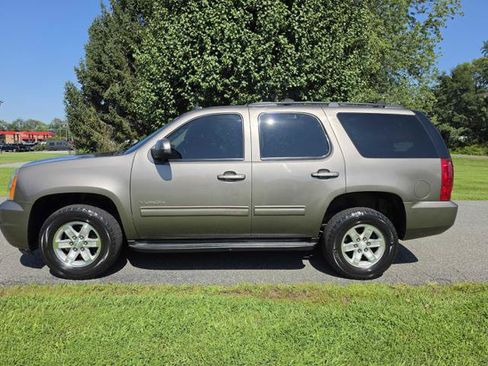 Used 2013 GMC Yukon SLT AWD/4WD image 1