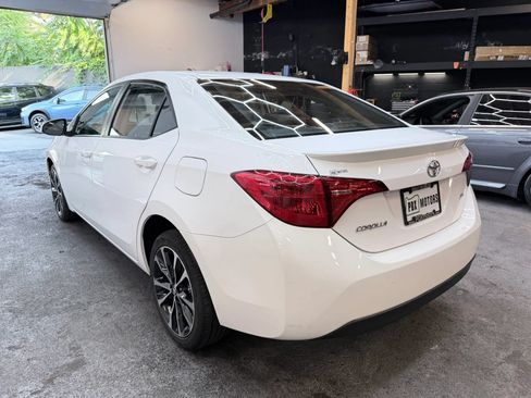 Used 2018 Toyota Corolla SE FWD image 5