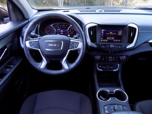 Used 2023 GMC Terrain SLE w/ Driver Convenience Package image 12