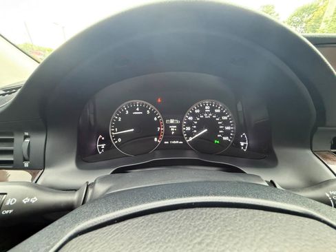 Used 2014 Lexus ES 350 w/ Luxury Package FWD image 19