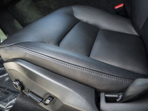 Certified 2022 Volvo XC60 B5 Momentum w/ Climate Package image 31