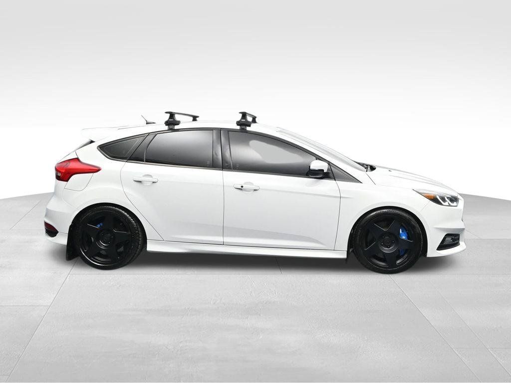 Used 2017 Ford Focus ST FWD image 6