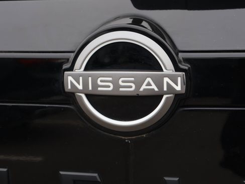 Used 2023 Nissan Pathfinder Platinum image 17