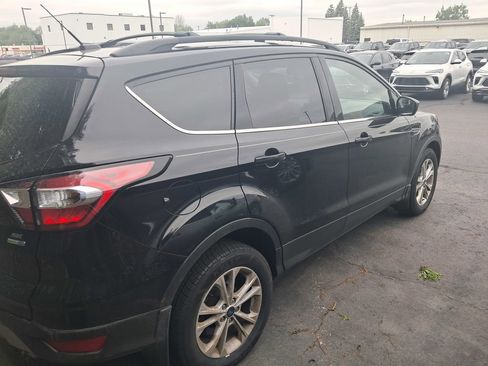 Used 2017 Ford Escape SE w/ Equipment Group 201A AWD/4WD image 7
