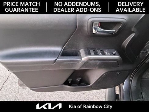 Used 2021 Toyota Tacoma Limited image 13