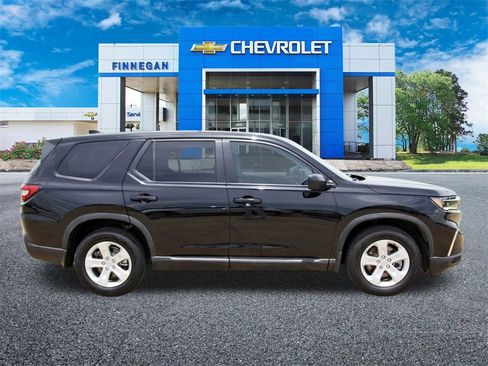 Used 2023 Honda Pilot LX image 8