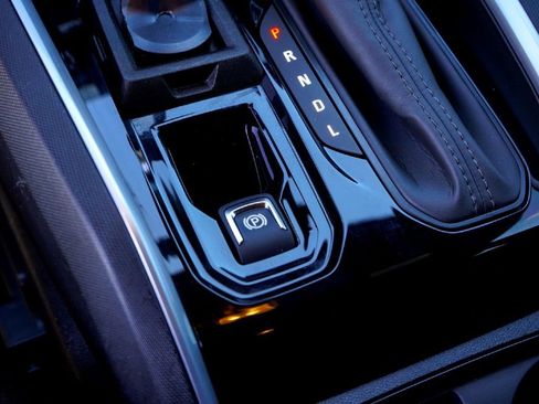 Used 2024 Chevrolet Colorado LT w/ LT Convenience Package RWD image 15