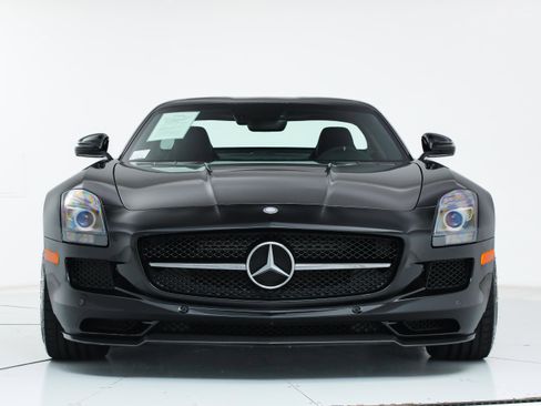 Used 2015 Mercedes-Benz SLS AMG GT Final Edition image 8