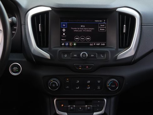 Used 2024 GMC Terrain SLE AWD/4WD image 6