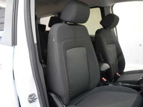 Used 2019 Ford Transit Connect XLT image 28