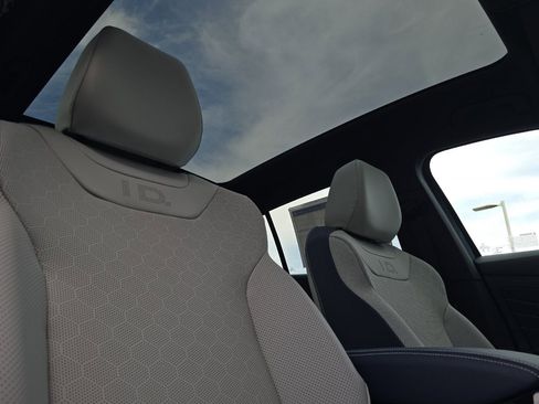 New 2026 Volkswagen ID.4 Pro S AWD/4WD image 16