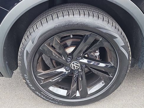 Used 2023 Volkswagen Tiguan SE R-Line AWD/4WD image 9