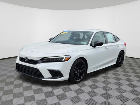 Used 2023 Honda Civic Sport image 2
