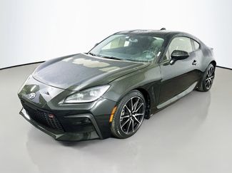 Used 2022 Toyota GR86 video 3