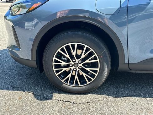 New 2025 Ford Escape SE image 11