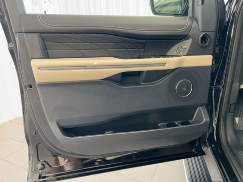 Used 2024 Ford Expedition Max Platinum image 22