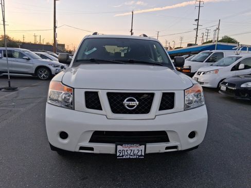 Used 2015 Nissan Armada SV image 2