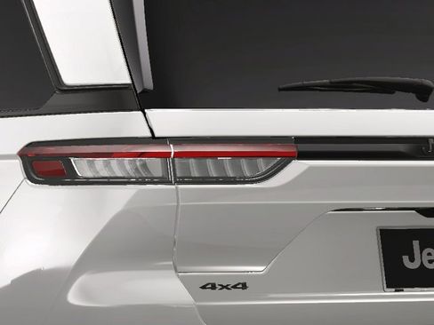 New 2025 Jeep Grand Cherokee Limited w/ Luxury Tech Group II image 11