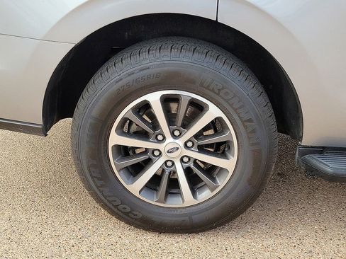 Used 2021 Ford Expedition XLT image 14