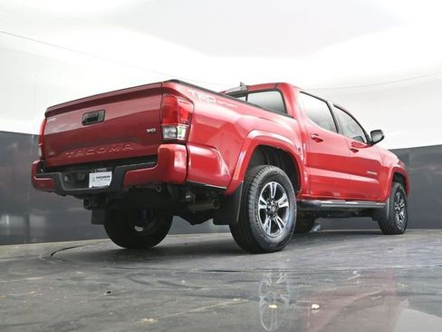 Used 2016 Toyota Tacoma TRD Sport w/ Towing Package RWD image 32