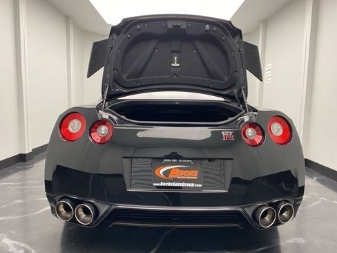 Used 2013 Nissan GT-R Black Edition image 23