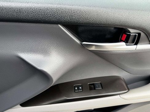 Used 2021 Toyota Camry LE image 45