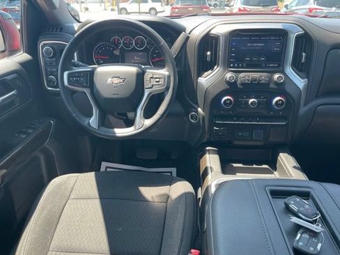 Used 2021 Chevrolet Silverado 1500 LT Trail Boss w/ Bed Protection Package AWD/4WD image 4