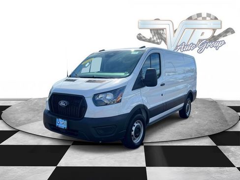 Used 2026 Ford Transit 250 Low Roof RWD image 4