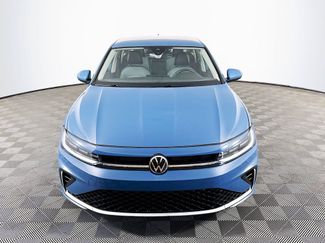 Used 2025 Volkswagen Jetta SE FWD video 2