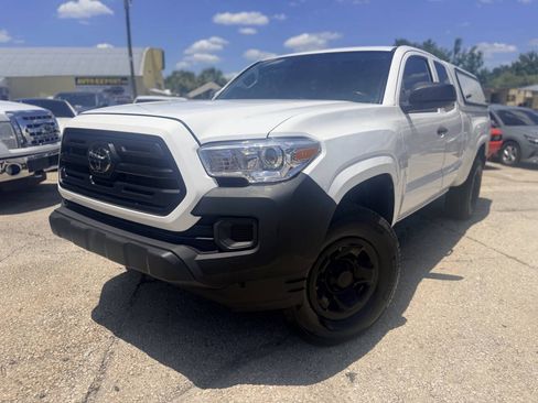 Used 2019 Toyota Tacoma SR RWD image 1