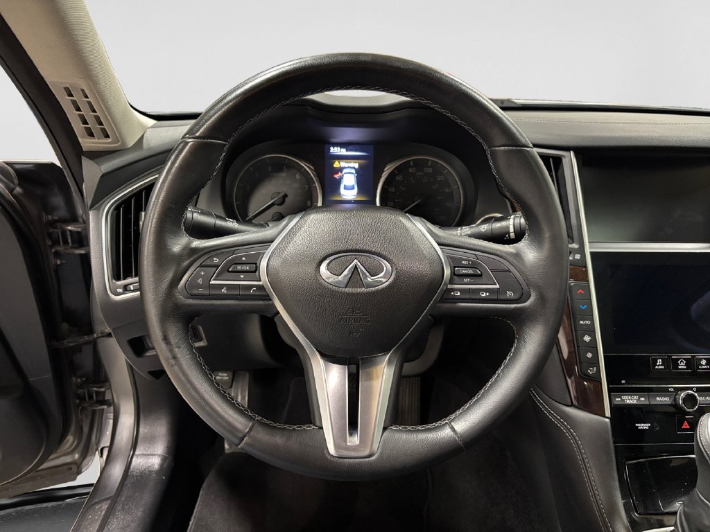 Used 2018 INFINITI Q50 Luxe RWD image 11