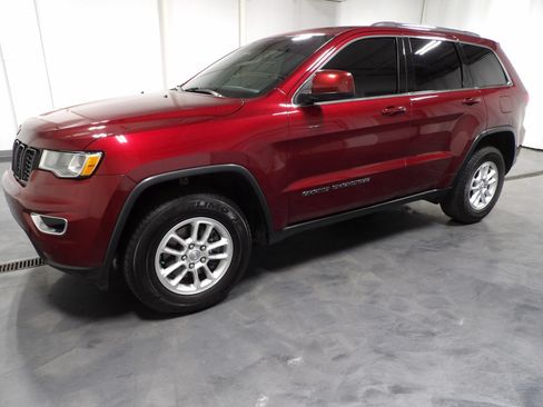 Used 2020 Jeep Grand Cherokee Laredo AWD/4WD image 4