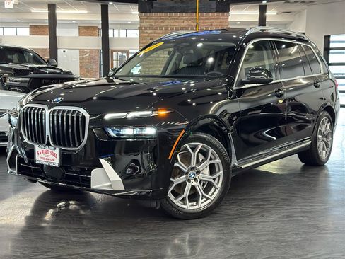 Used 2023 BMW X7 xDrive40i w/ Premium Package AWD/4WD image 2