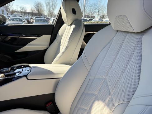 Used 2026 BMW 530i xDrive image 17