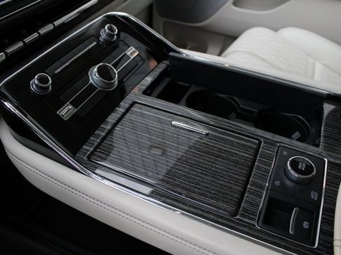 Certified 2022 Lincoln Navigator Black Label image 11