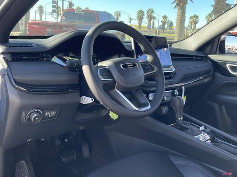 New 2026 Jeep Compass Latitude image 15