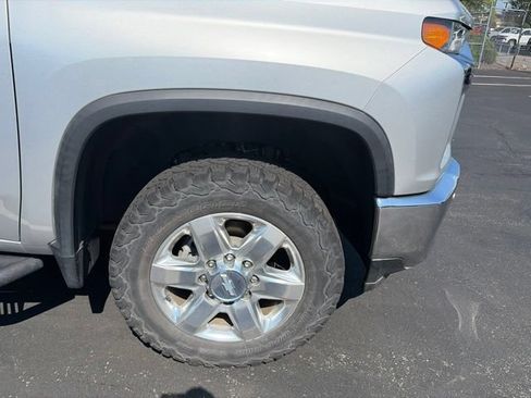 Used 2020 Chevrolet Silverado 2500 LTZ w/ LTZ Plus Package AWD/4WD image 2